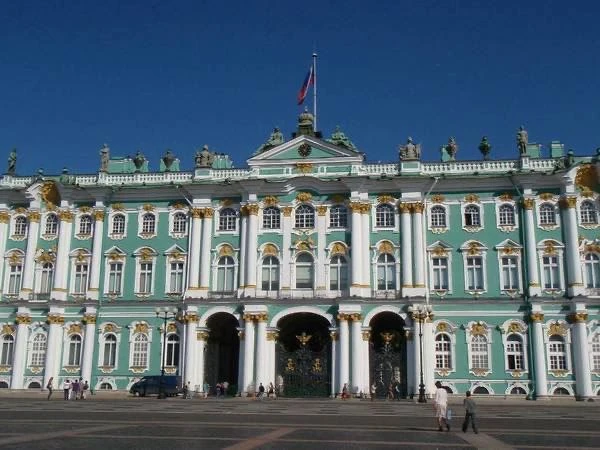 Кто построил Зимний дворец в Санкт-Петербурге?
#Миллионер #История