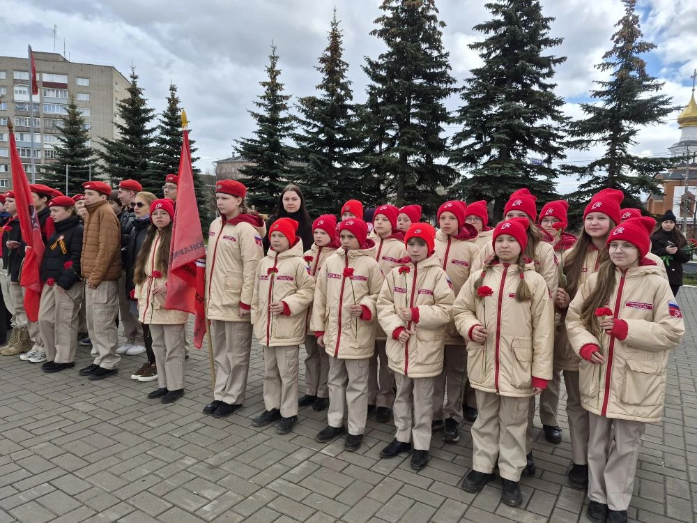 В парке Победы состоялся городской митинг памяти знаменосца Григория Булатова. В мероприятии приняли