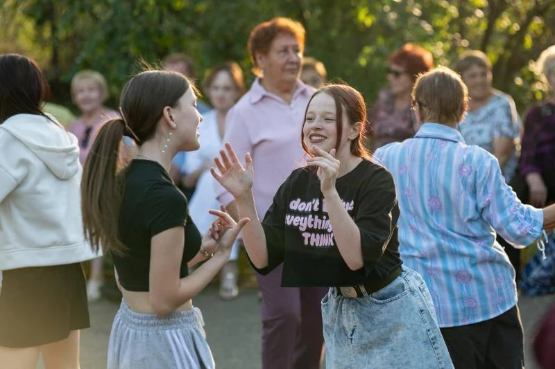 💃 Танцуй, пока молодой: ретро-дискотеки возвращаются

Парк Дома офицеров снова превращается в машин