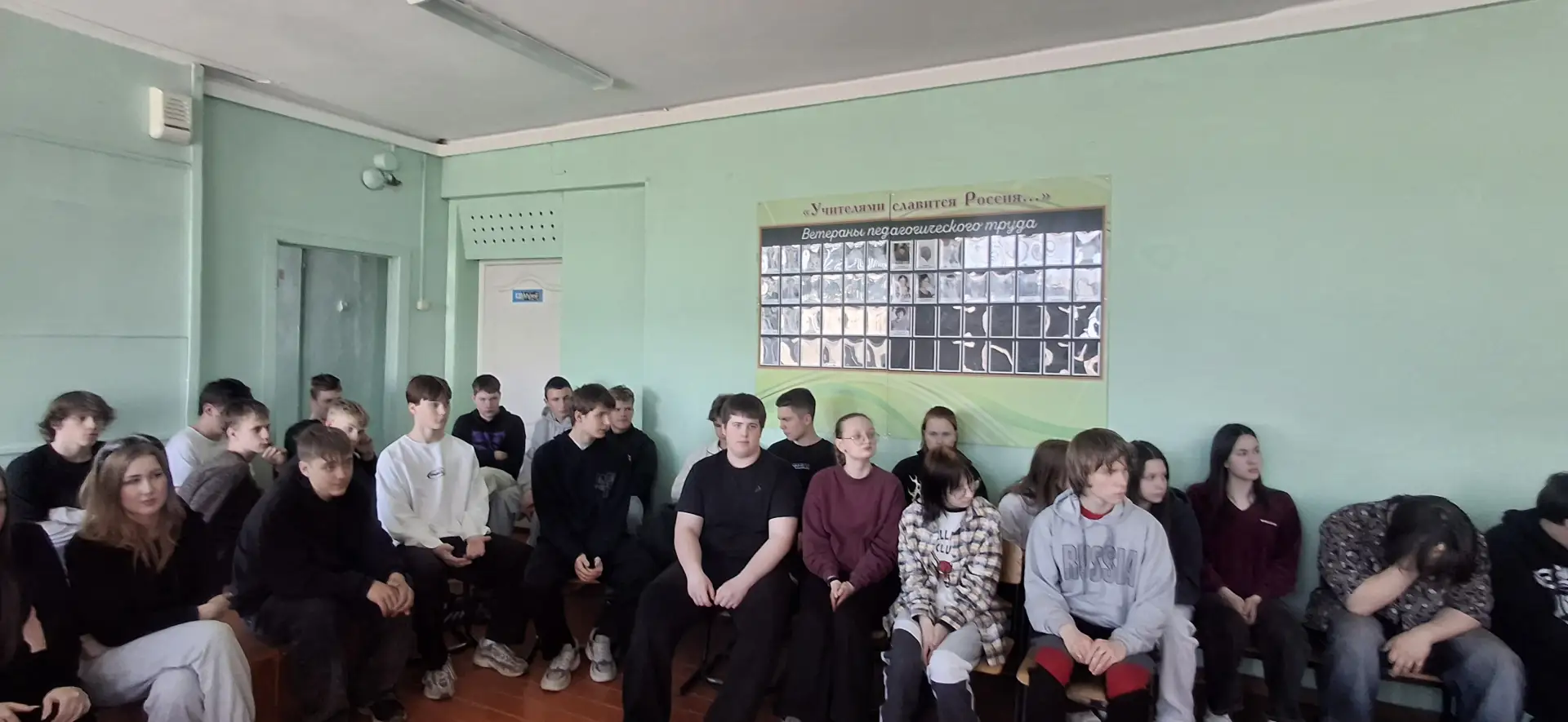 5 марта двери Беломорской средней школы №1 распахнулись, чтобы принять передвижную выст...