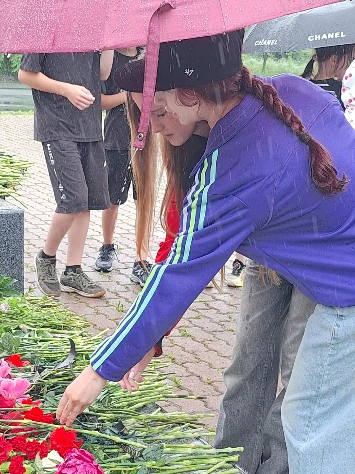 22 июня по всей России проходят памятные мероприятия. 
В этот день жители страны приносят цветы к во