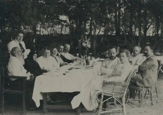 «Вспоминается день рождения Толстого, 28 августа [1892 года] … Был чудесный солнечный д...