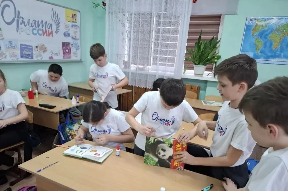 В Октябрьской школе продолжается реализация федеральной программы воспитания «Орлята России»!    Уча
