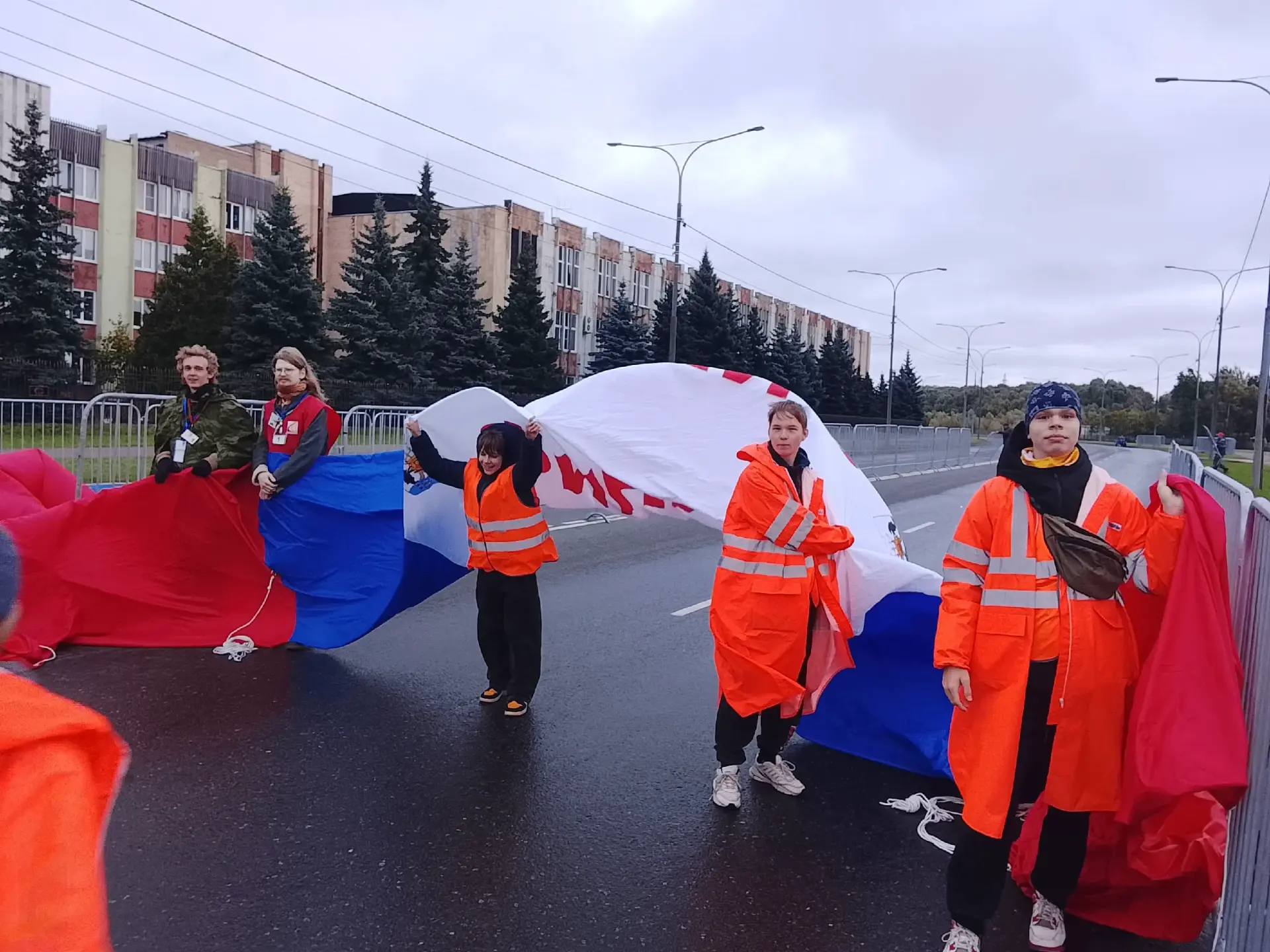 Спортсмены отделения спортивного ориентирования на протяжении ряда лет помогают в судей...