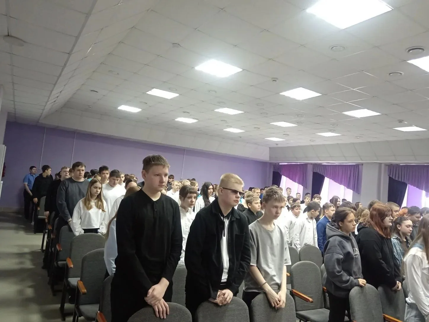 В нашей школе МБОУ СОШ №105 состоялся классный час, приуроченный ко Дню памяти о геноци...
