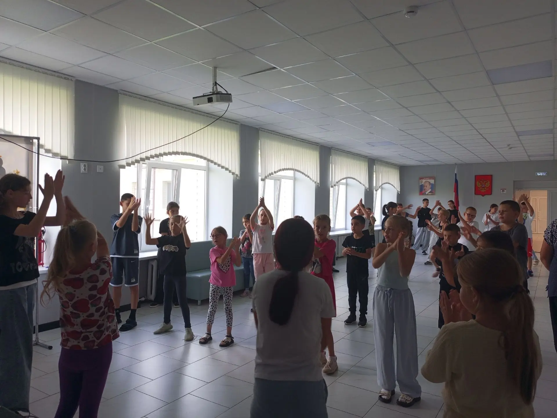 👏Весёлый день в школьном лагере "Ромашка"
Подвижная зарядка, игры, спортивные эстафеты,конкурсы, ко