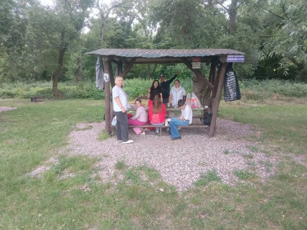 Каждые выходные в парке культуры и отдыха «Городское озеро» звучат смех, песни под гитару и аромат ш