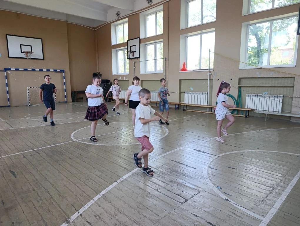 13-день на нашей пришкольной площадке " Солнечный город"  был посвящён дню творчества. 
✅ Утро начал