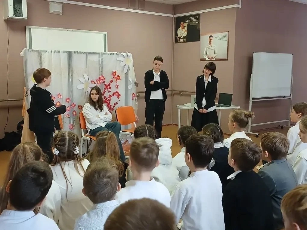 В нашей школе случилось настоящее чудо! Ученики 4-6 классов стали зрителями трогательного спектакля 