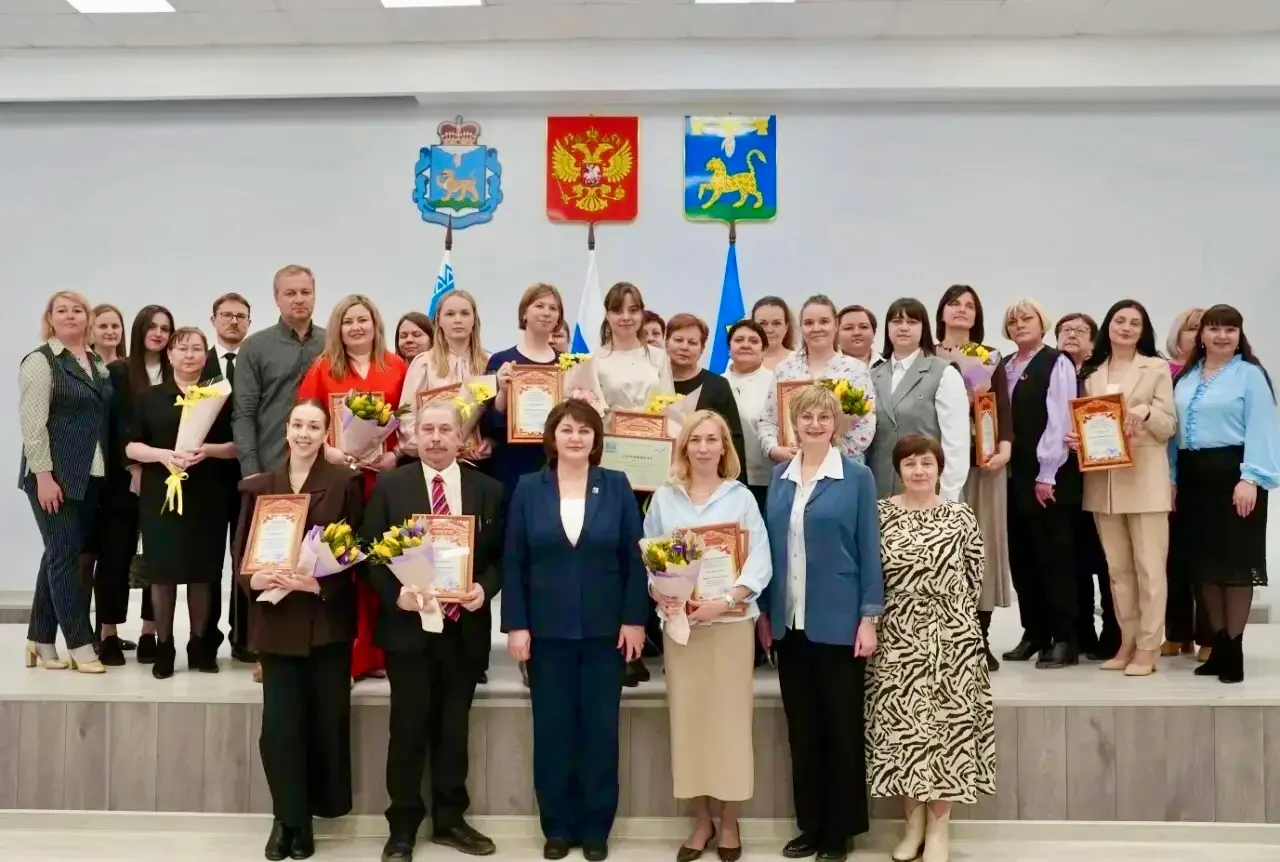 🏆🎉 Победители конкурсов профессионального мастерства «Учитель года России» и «Воспита...