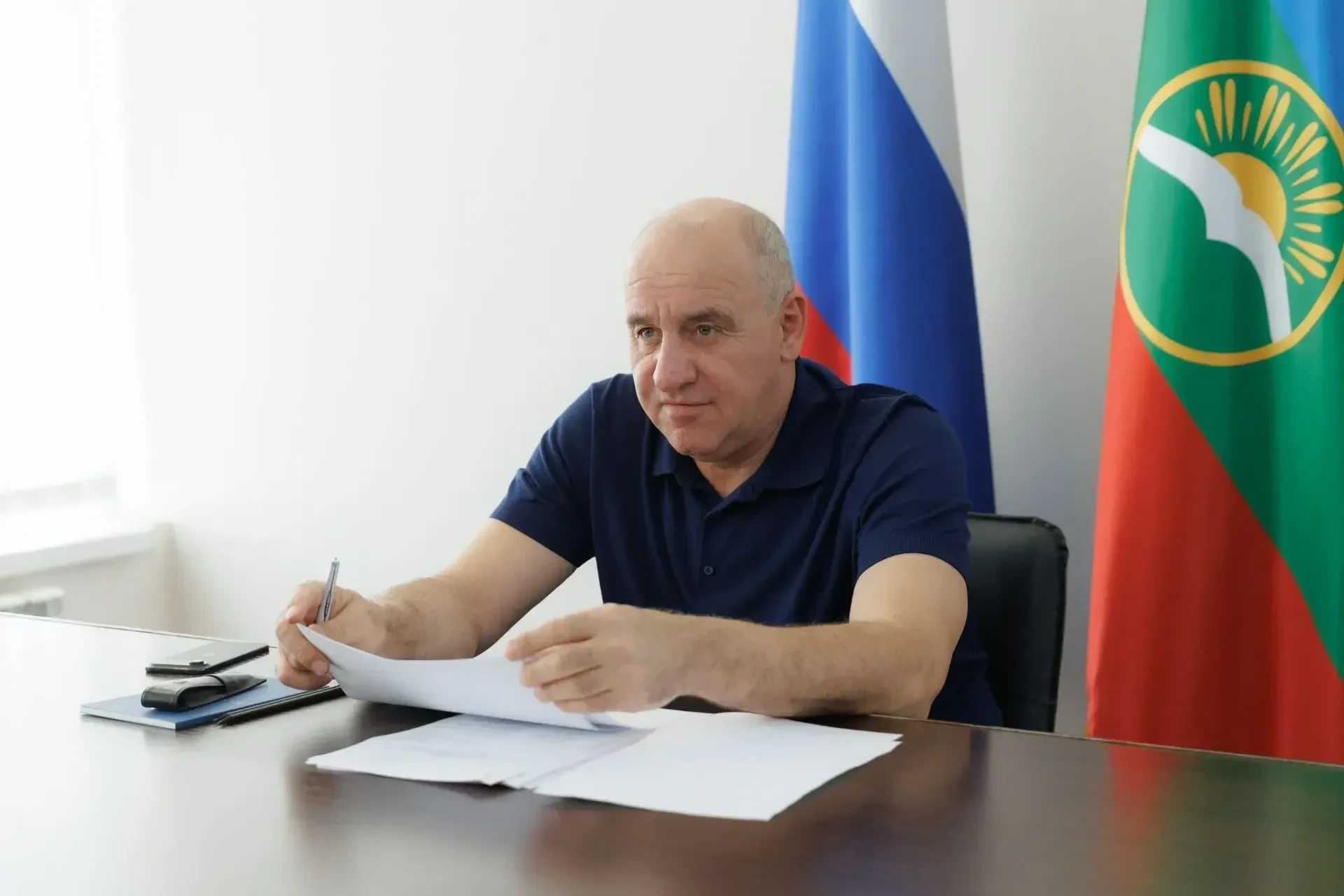 В рамках рабочей поездки в Ногайский муниципальный район провел прием граждан.