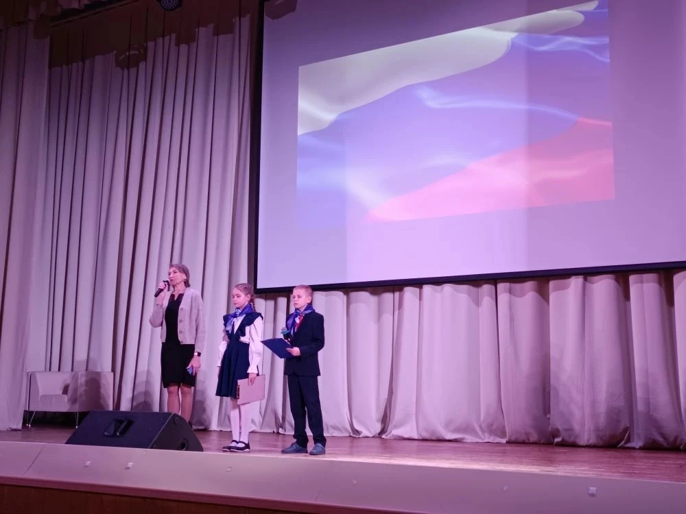 Сегодня для учеников первых классов состоялась церемония посвящения в «Орлята России»🦅, а для активи