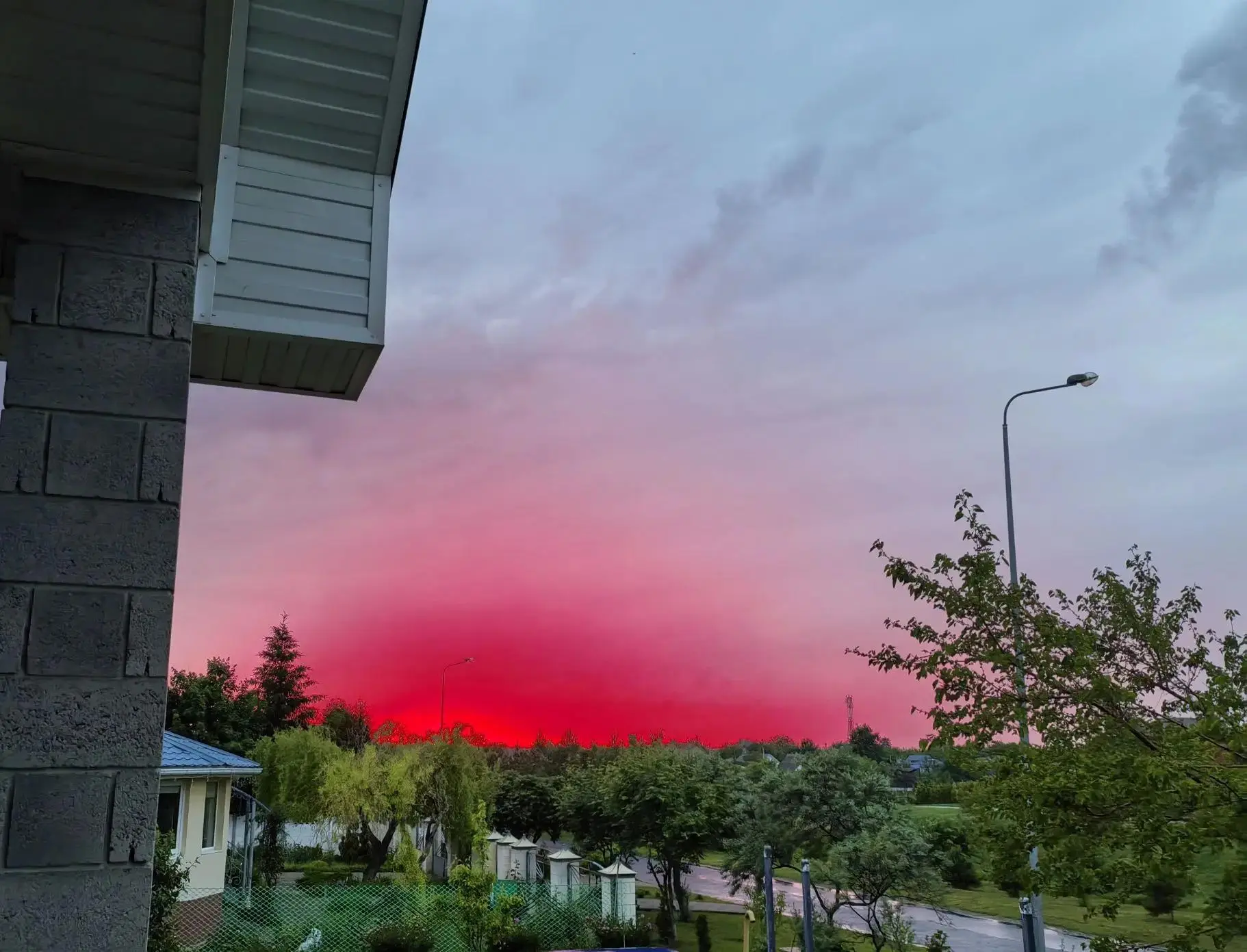 Алое пятно заката в Белгороде 🌅