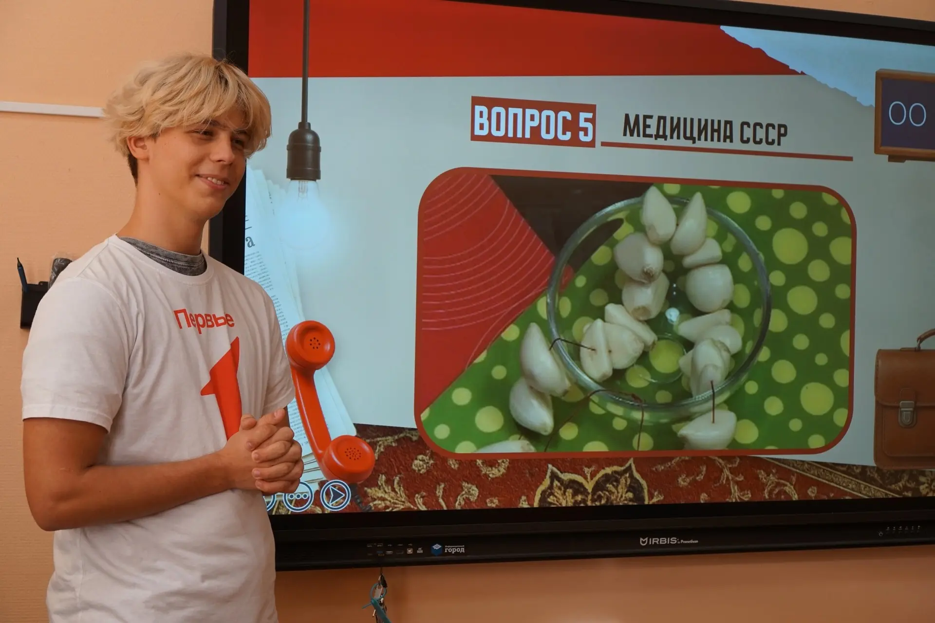 🕰️ Назад в СССР: машина времени для московского долголетия