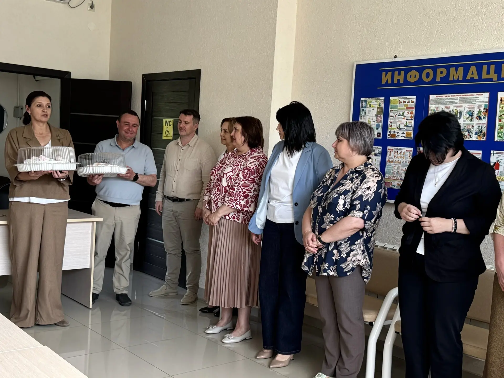 В городе Ессентуки поздравили тех, чья профессия — помогать людям!

Председатель Думы города Валенти