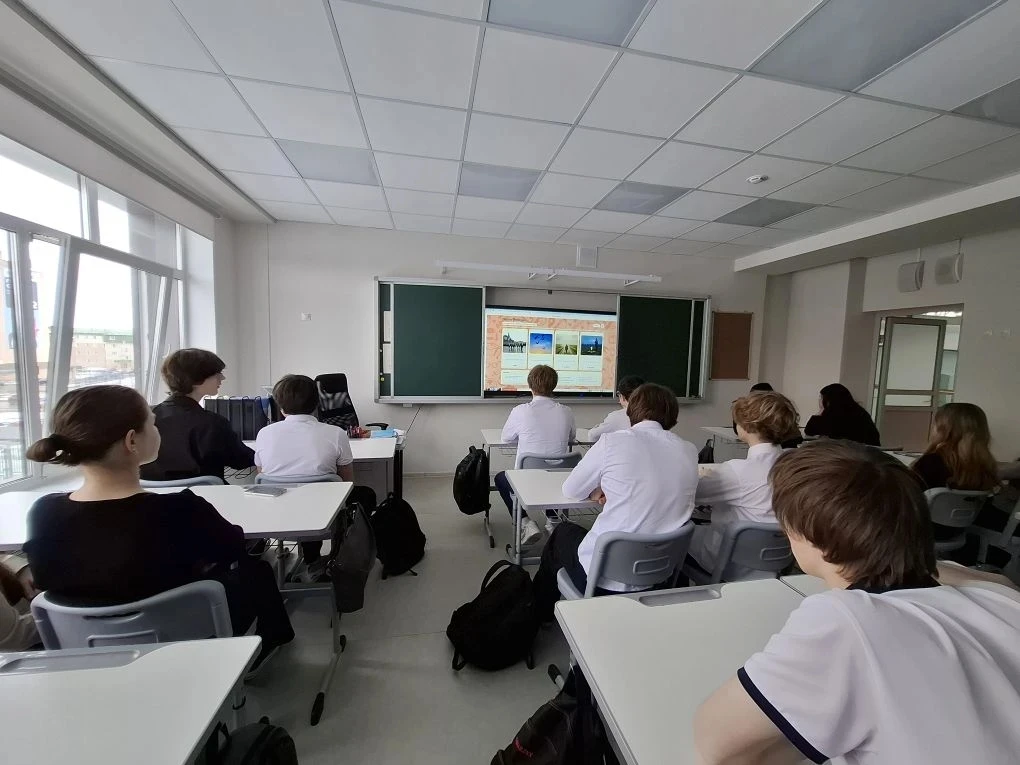 🇷🇺 «Разговоры о важном»: Музыка, которая помогла победить  В преддверии Дня Победы в нашей школе про