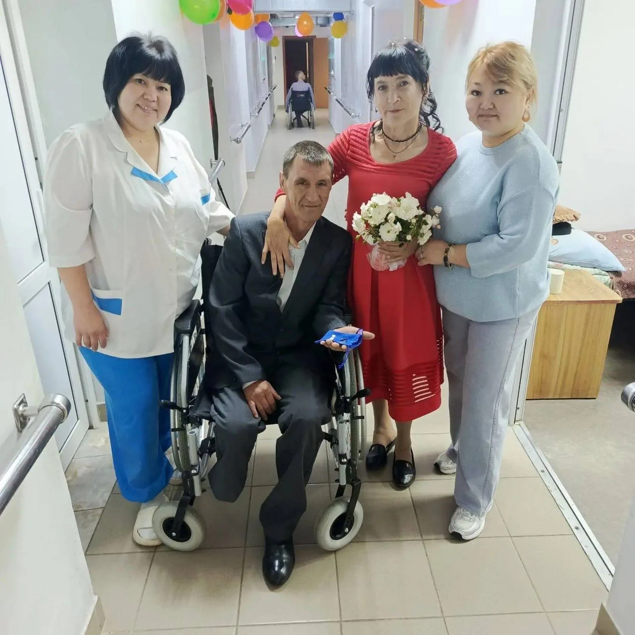 В омском Центре социальной адаптации впервые за 15 лет поженились Ольга и Владимир с ог...