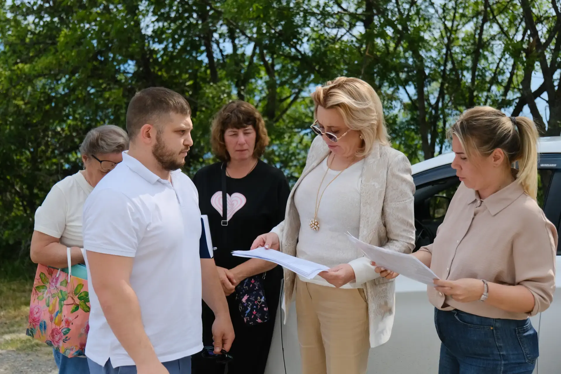 Еще один выезд по обращениям граждан с отработкой их вопросов на месте – на этот раз в село Оползнев