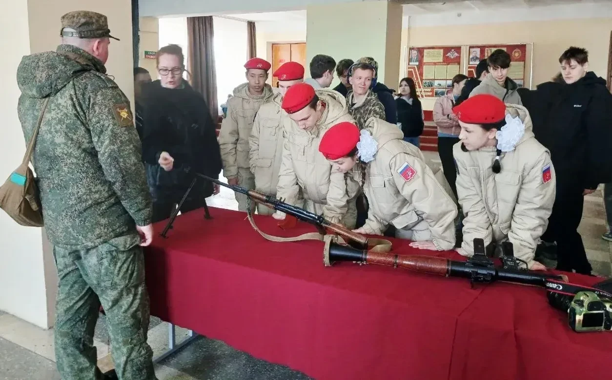 💥 Один день из жизни защитников Родины
