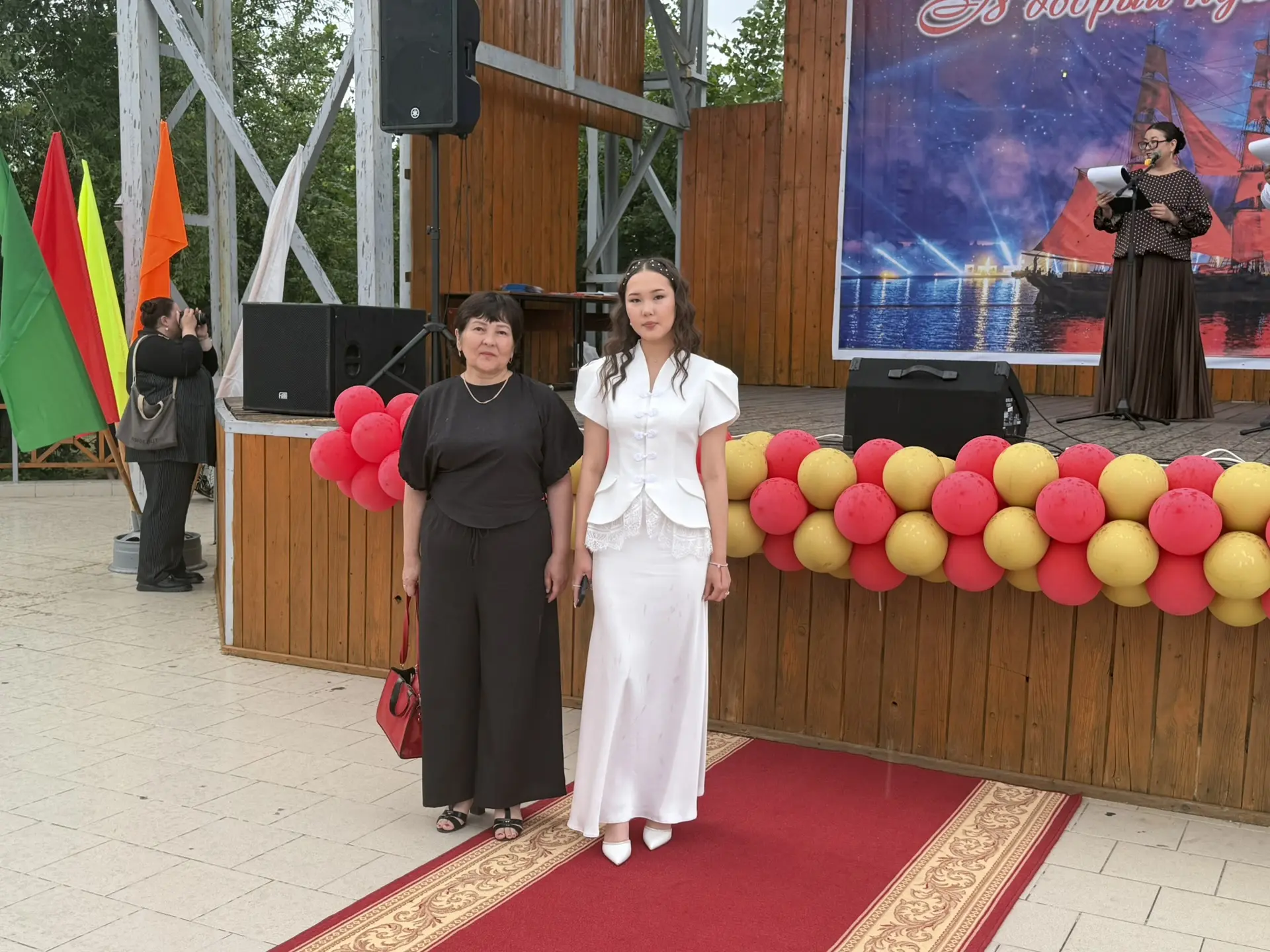 🎓✨ 27 июня в Русско-Полянском районе отгремел один из самых трогательных и красивых праздников — вы