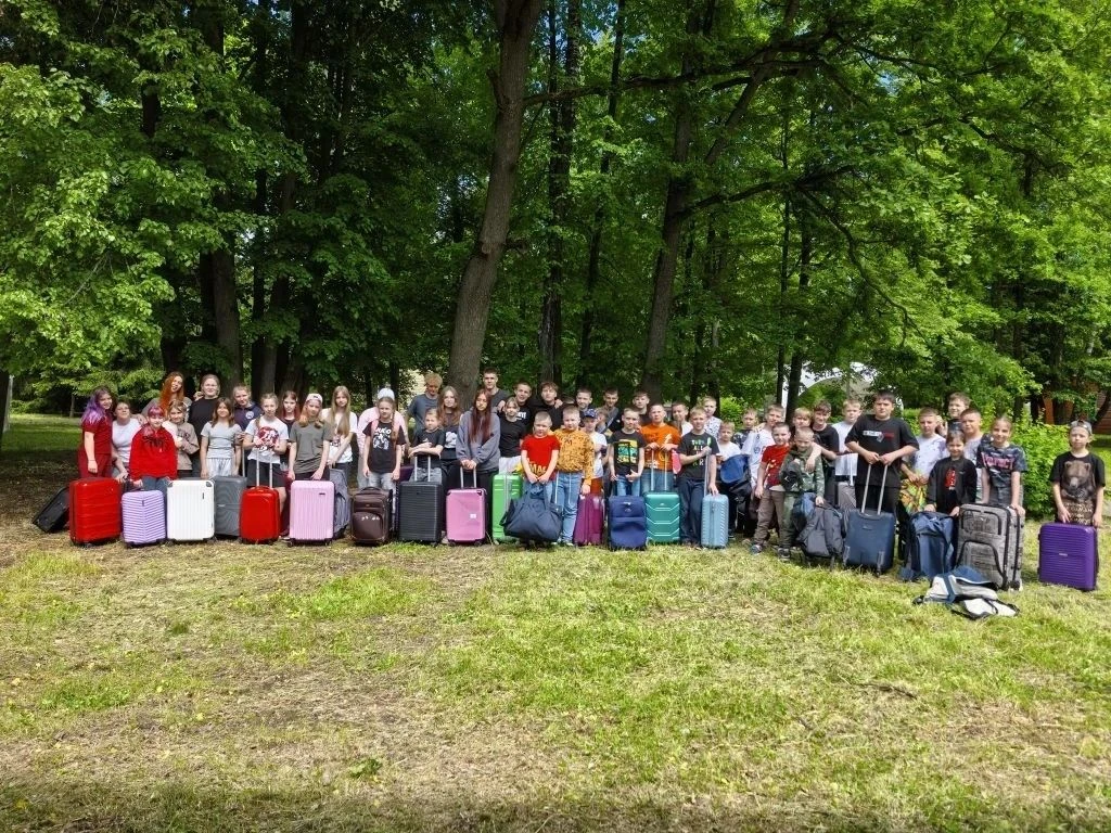 Отправились на летние сборы!
На ближайшие три недели наши спортсмены по дзюдо будут жить, тренироват