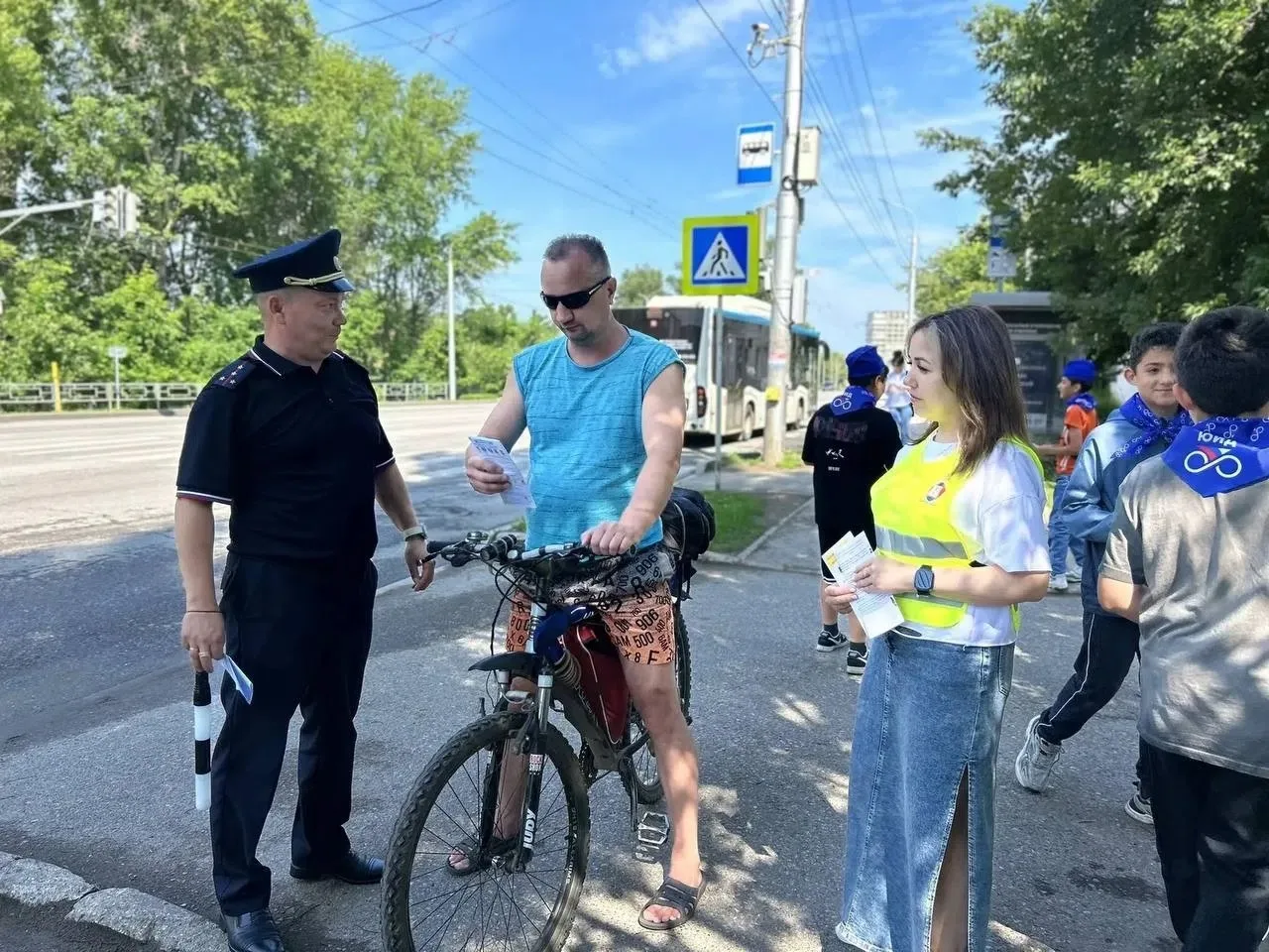 👨‍👩‍👧‍👧 Родитель на страже 
 
В Уфе проходит акция «Родитель на страже», направленная на повышен