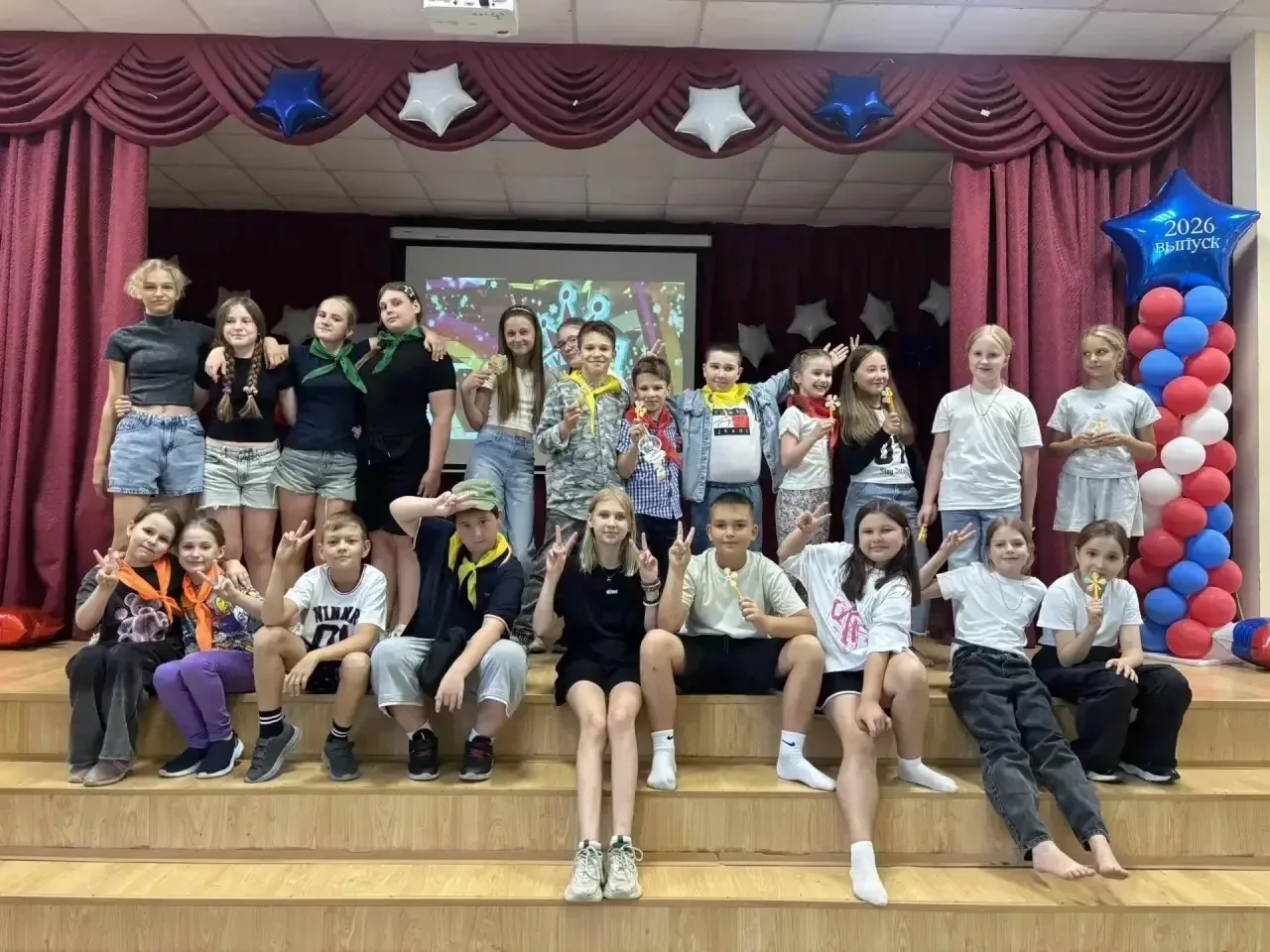 🌈🔥☀️ "Окские зори" день 10.
По традиции понедельник начался с торжественного поднятия флага и испо
