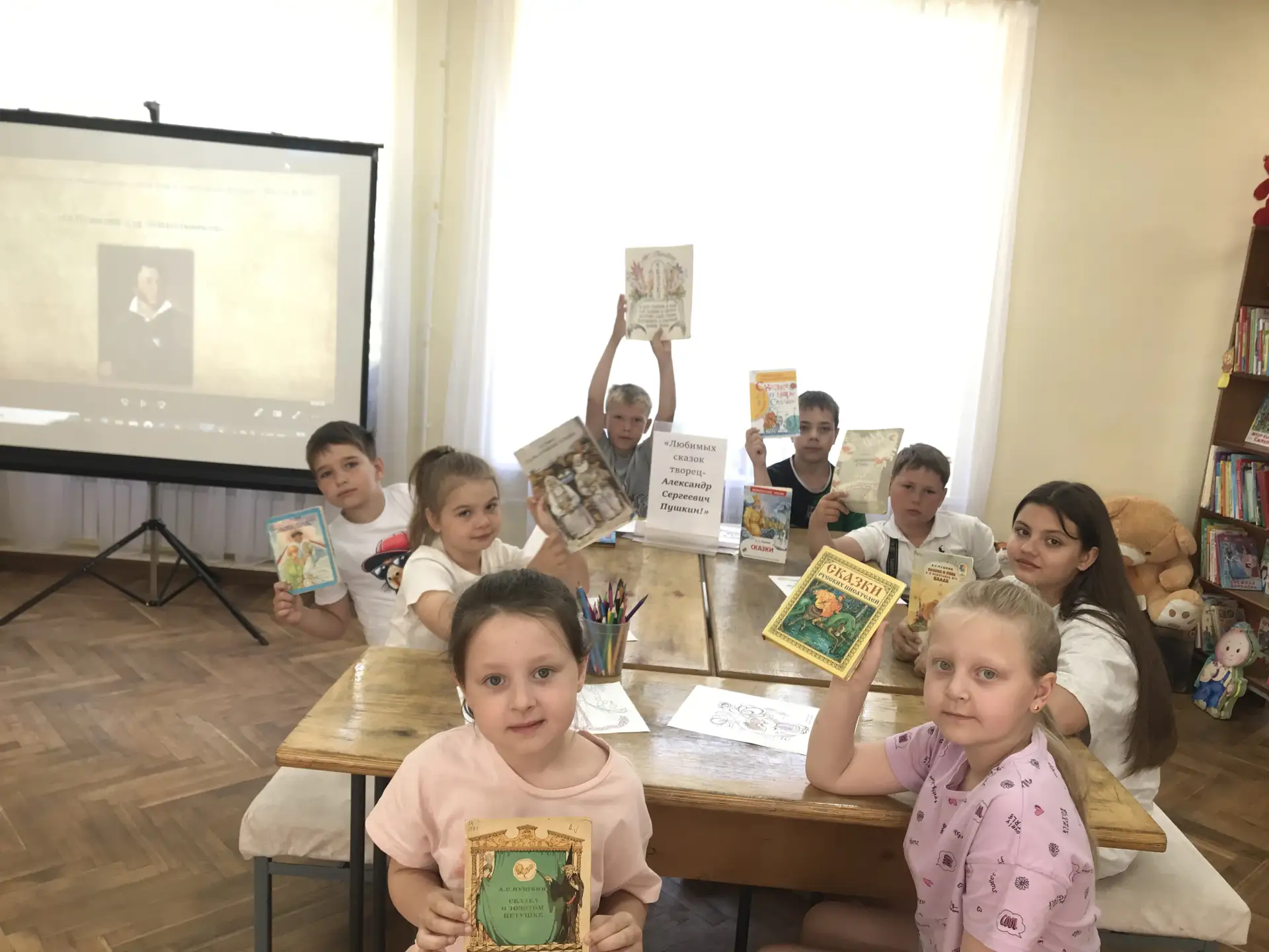 Лето – это маленькая жизнь: в МУК «КДЦ Новомихайловского с/п» продолжает свою работу летняя досугова
