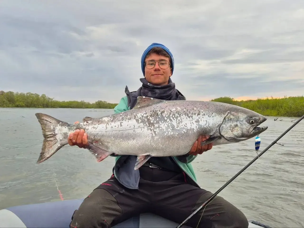 Ничего себе улов 🎣😯

Чавычу весом 9 600 посчастливилось выловить на одной из рек Камчатки. 

Фото:
