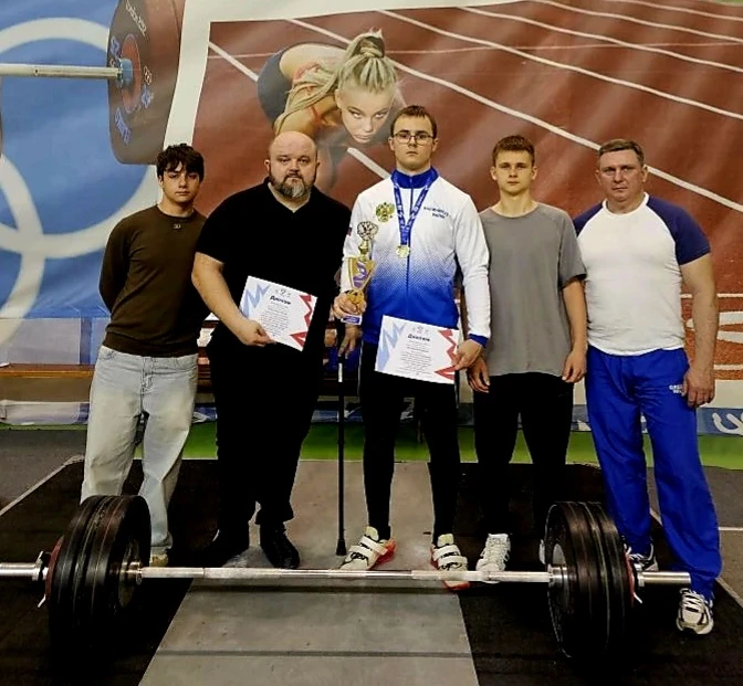 🏆 Краснодарский край в лидерах: 15-летний Кирилл Полупанов сокрушил соперников на Спартакиаде в Анап