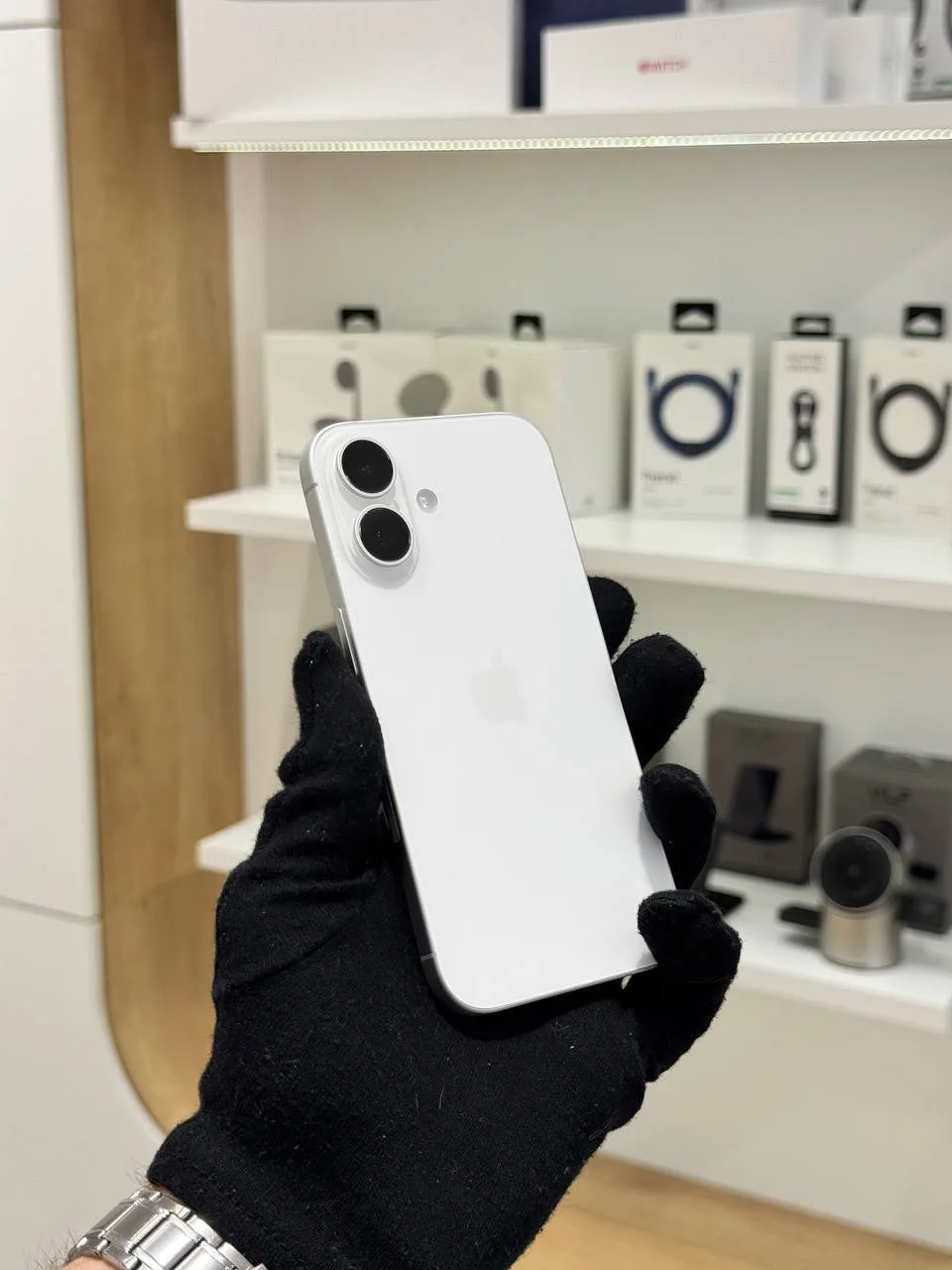 ✅ В наличии - можно забрать сегодня
iPhone 16 128GB
White 

🔋 Аккумулятор: 100%
💰 Цена: 46990
🛡 Г