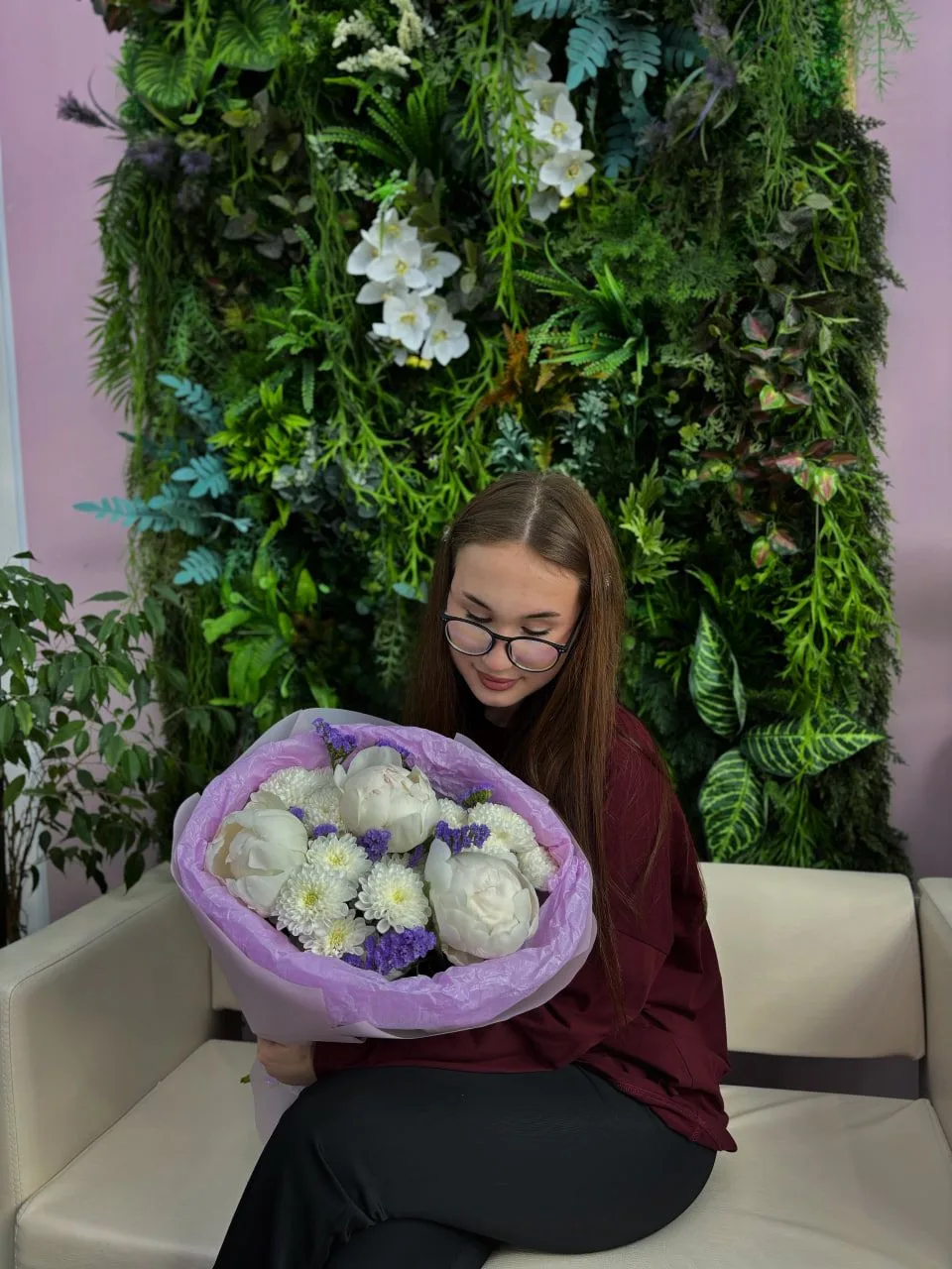 Этот букет собран из света и нежности 🤍💜🤍