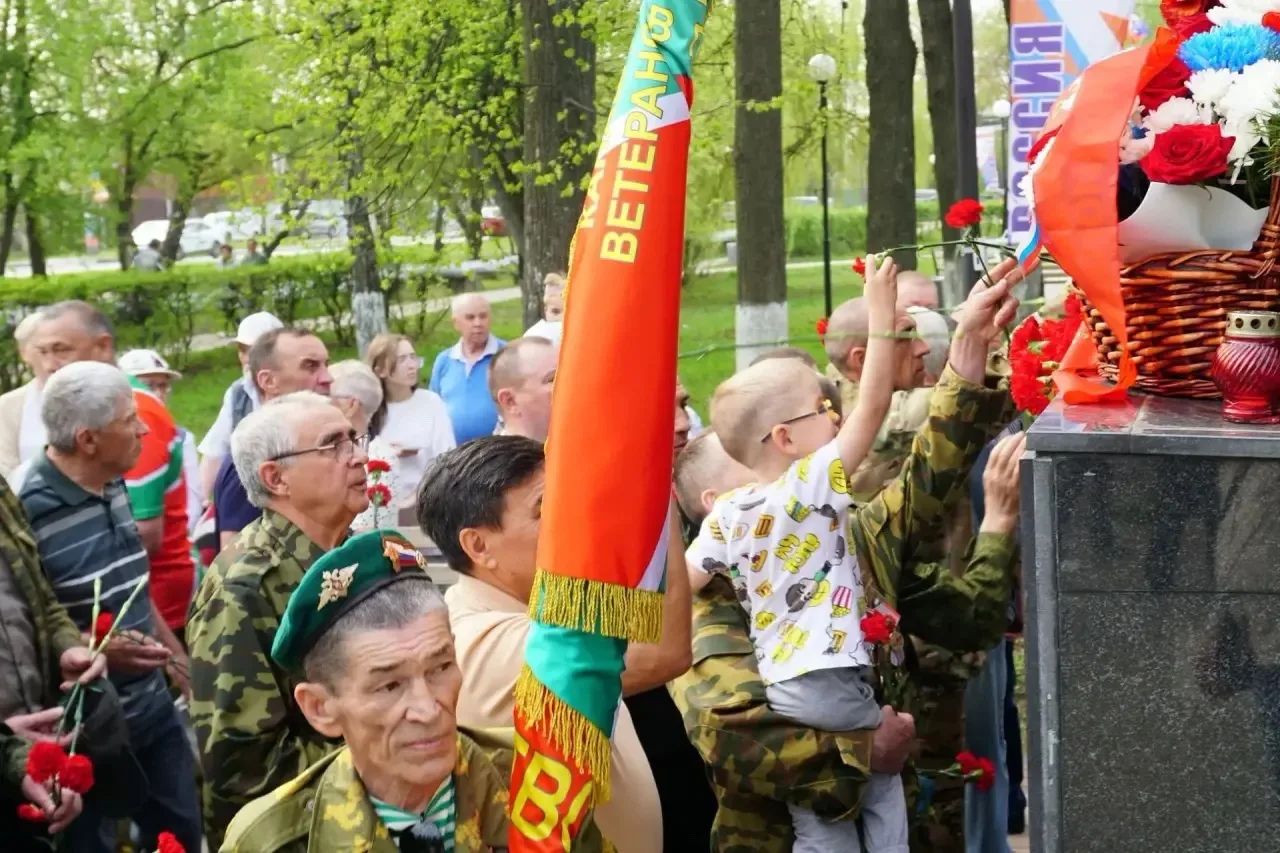 8 мая состоялся митинг, посвящённый Дню памяти погибших воинов, отдавших свои жизни при исполнении и