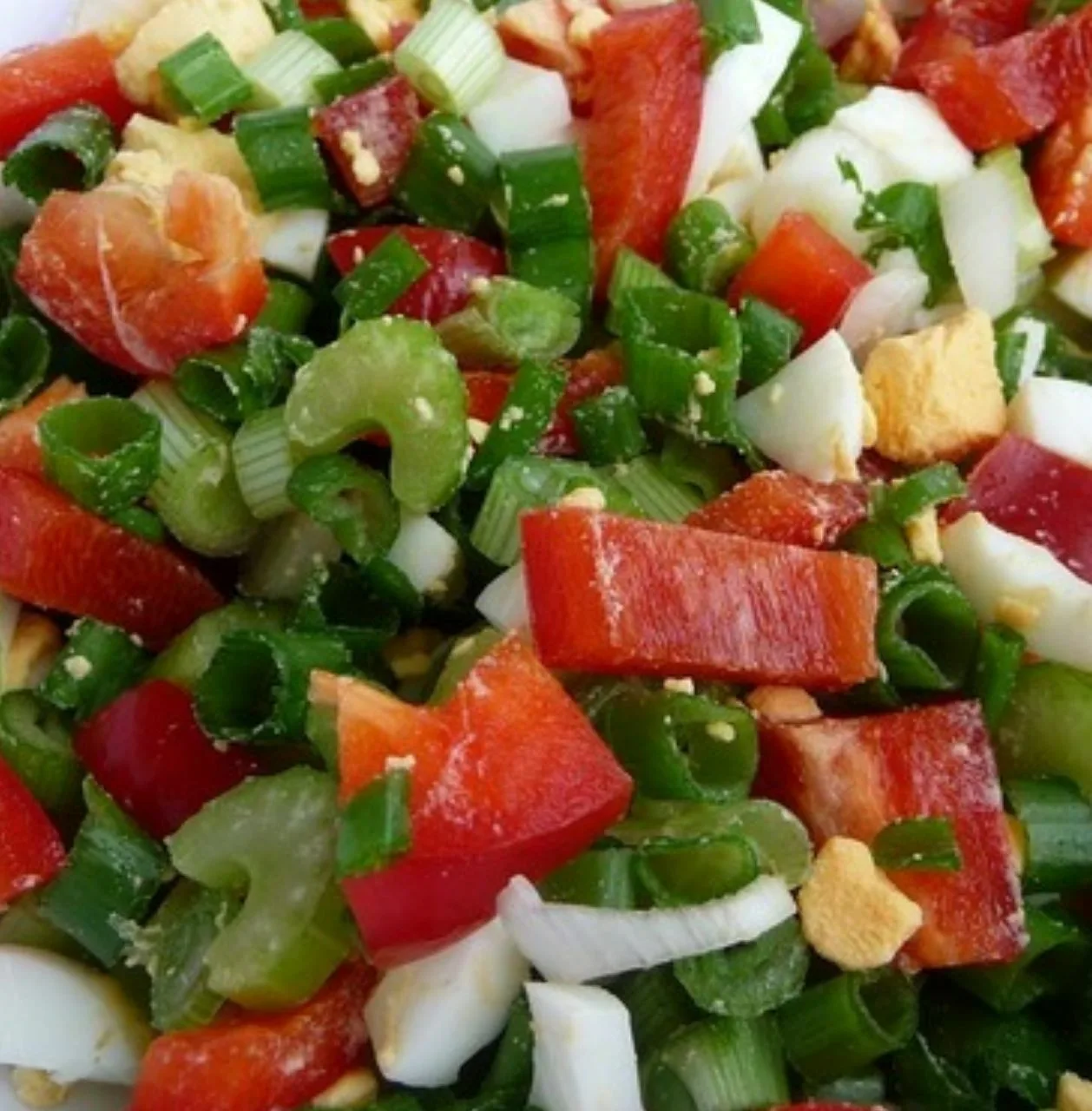 САЛАТ ИЗ ЗЕЛЕНОГО ЛУКА