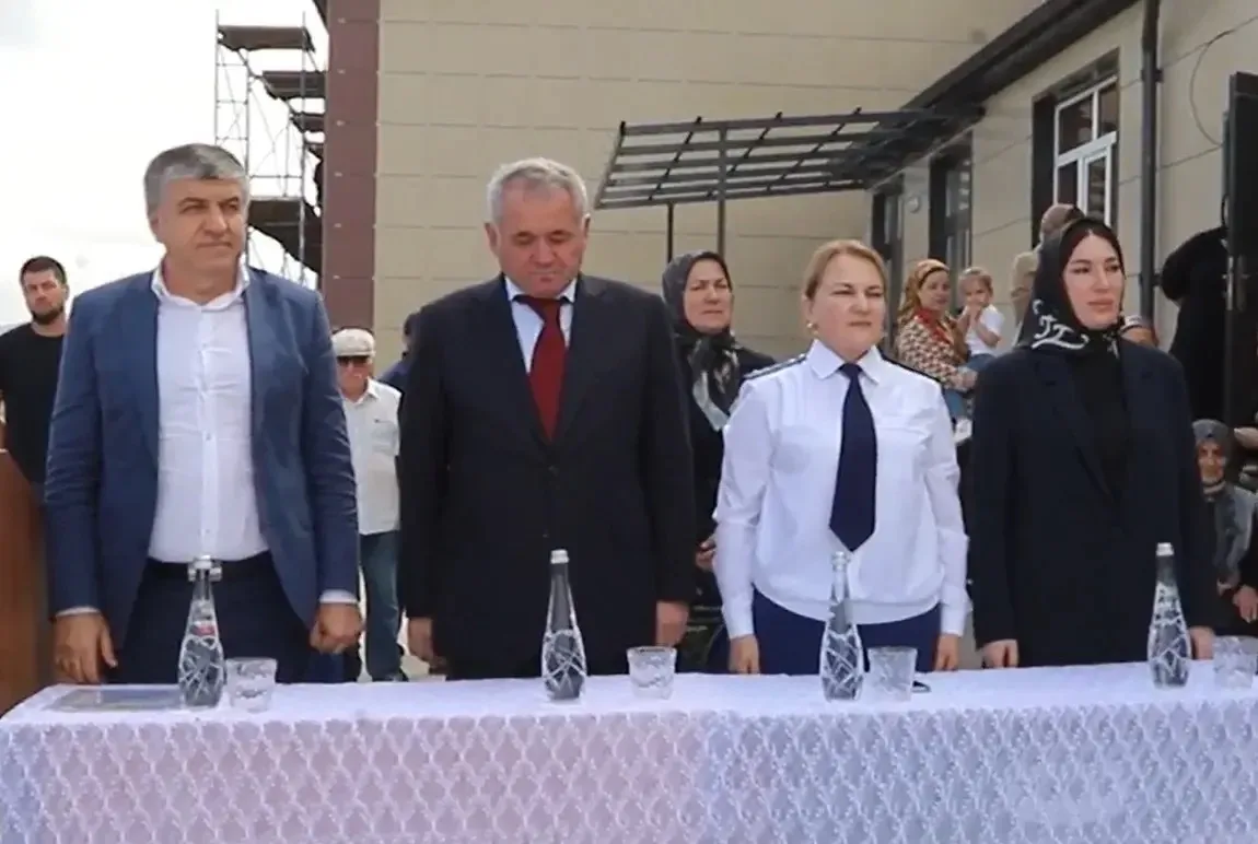 Сегодня, 1 сентября, во всех образовательных учреждениях Левашинского района прошли тор...