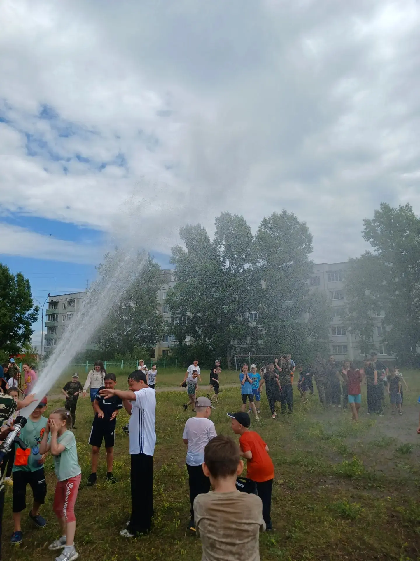 Когда пожарные приезжают в гости — это всегда праздник! 🎉