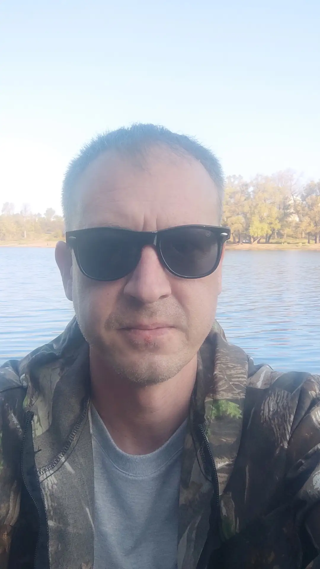 Под конец сентября в хорошую погоду выбрался на лодке, в районе Миловки/Затон, клыкаста...