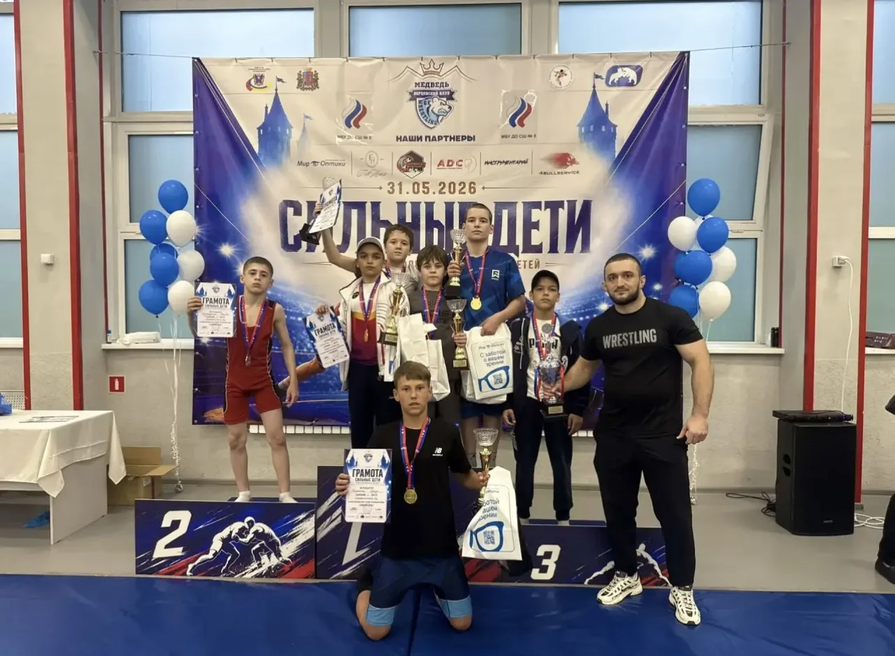 В Ростове-на-Дону прошёл межрегиональный турнир по вольной борьбе «Сильные деятели».
Соревнования со