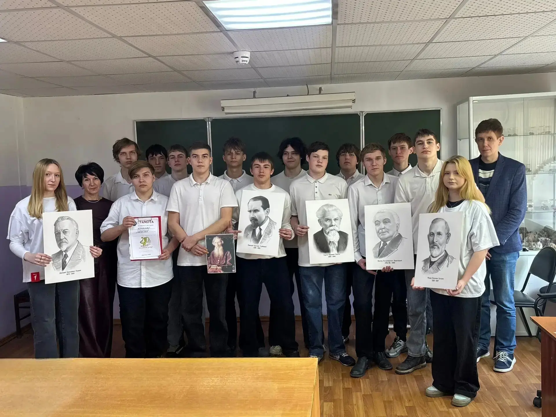 В ГАПОУ «ОАТК им. В. Н. Бевзюка» отметили День работника культуры! 🎭🎨  Культура — это душа народа, и