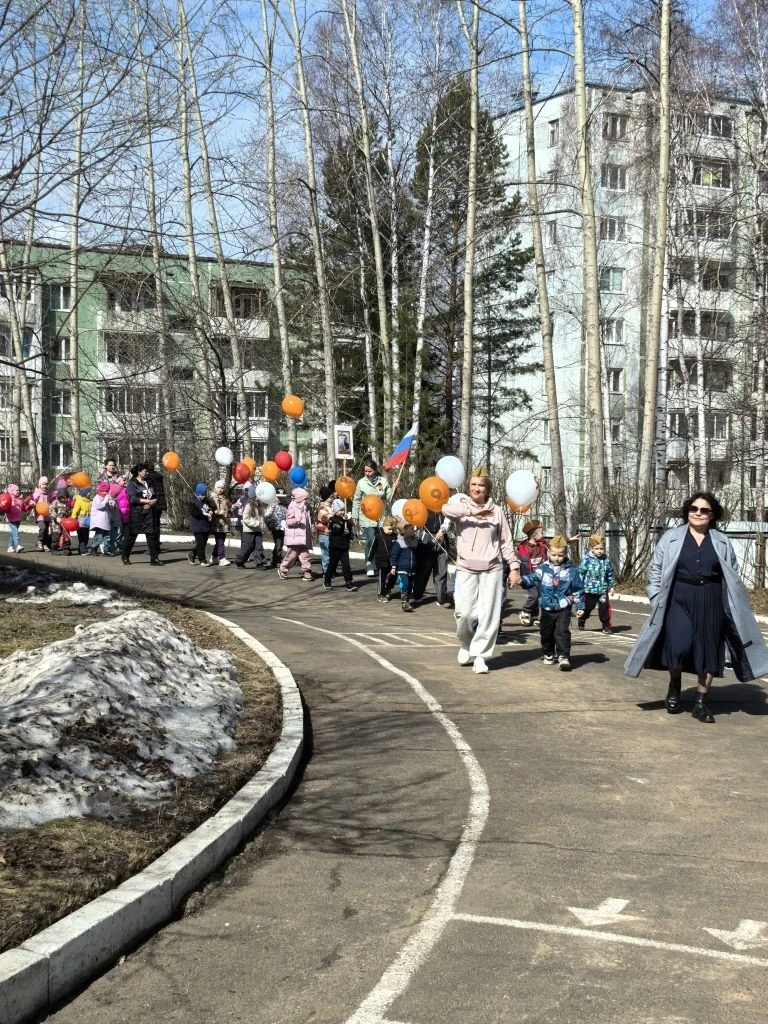 7 мая в нашем детском саду прошел настоящий праздничный парад!