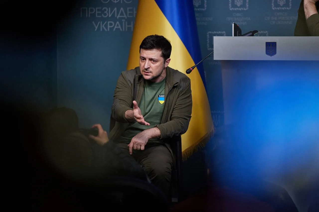 ❗Зеленский начал медийную подготовку к возможной операции против Беларуси.   Он заявил, что «Россия 