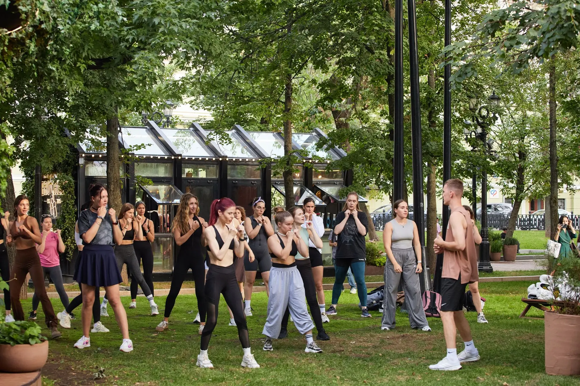💪 В летнем клубе «Москва» выходные будут активными – 24 июля в 17:00 на Тверском бульваре пройдет и