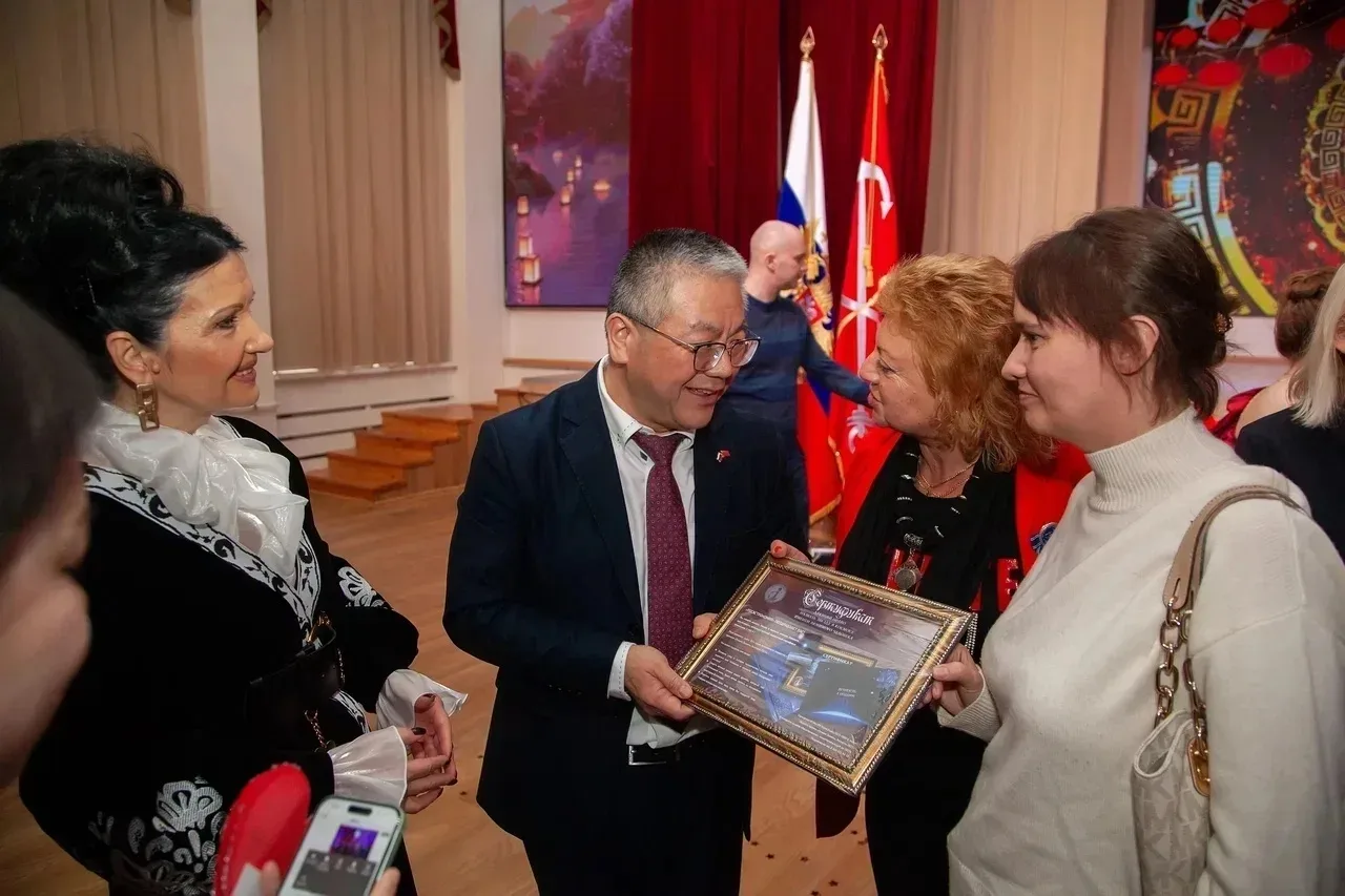 📍 Низами Мамишев, Заместитель председателя Комитета по внешним связям Санкт-Петербурга, в своём выст