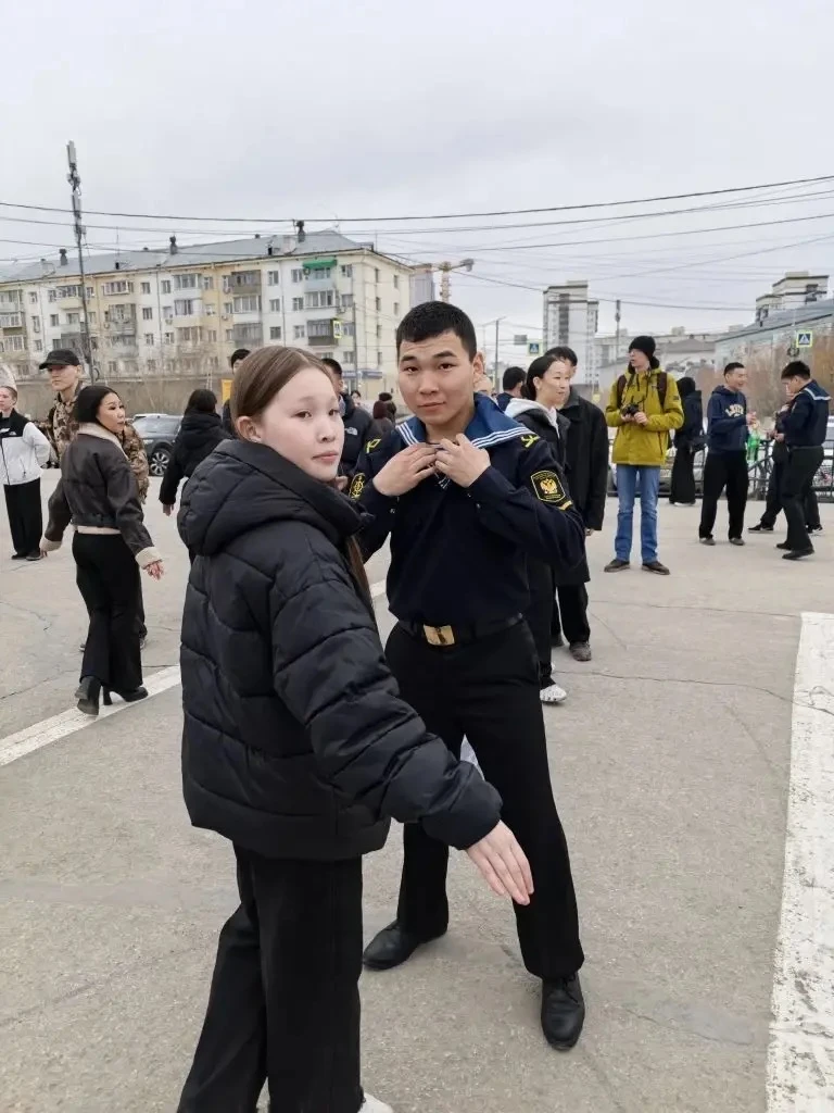 РЕПЕТИРУЯ "ВАЛЬС ПОБЕДЫ"...  Молодежная среда будущих защитников Родины и окружающих их близких люде