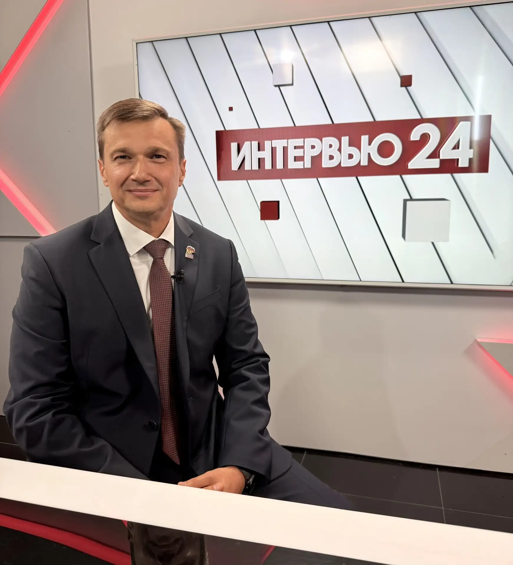 📢В эфире телеканала «Ялта 24» ответил на вопросы журналистов. Смотрите интервью со мно...