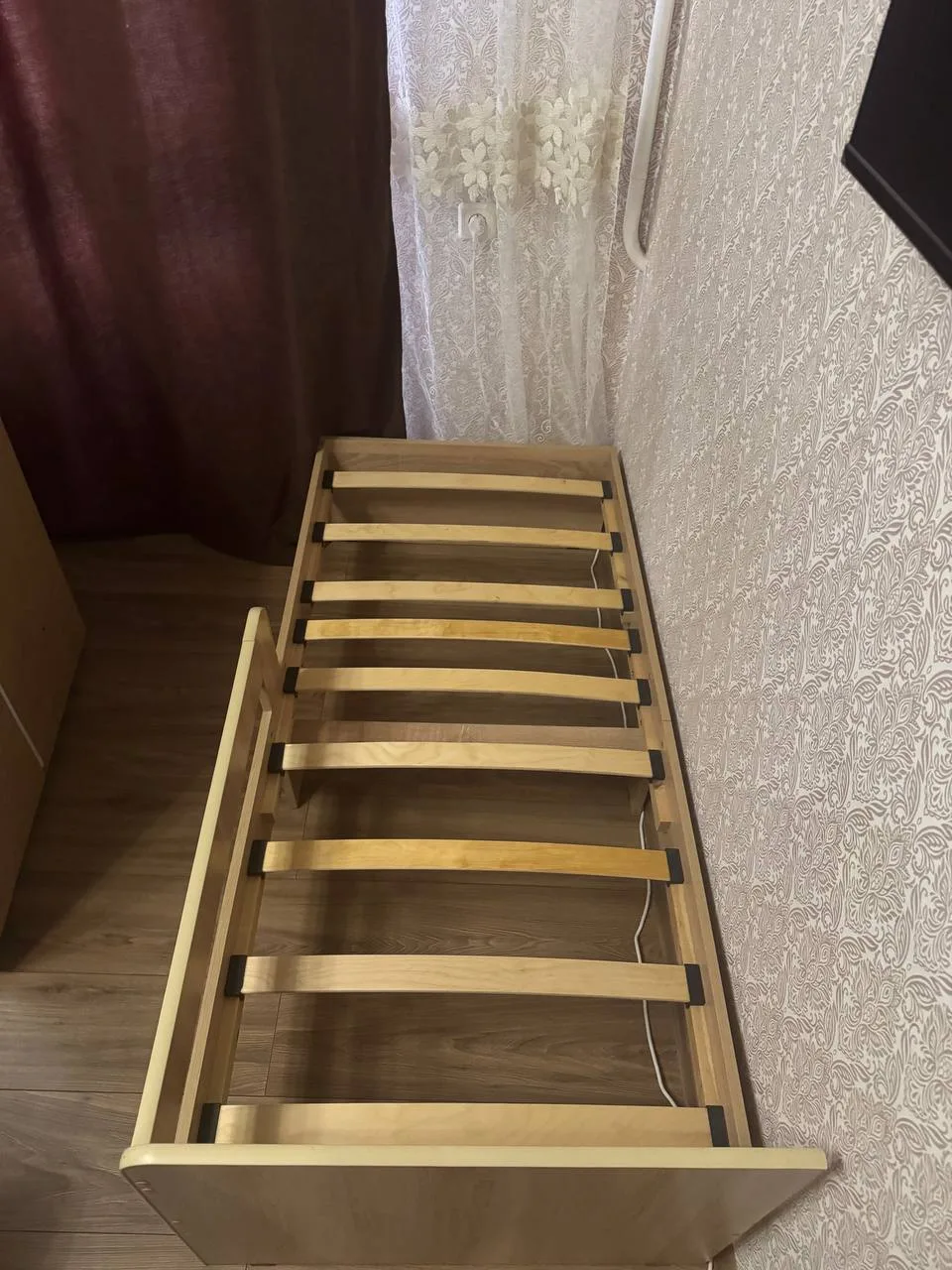 Отдам детскую кровать 70х160 даром, само вывоз сегодня завтра забрать, в собранном виде...