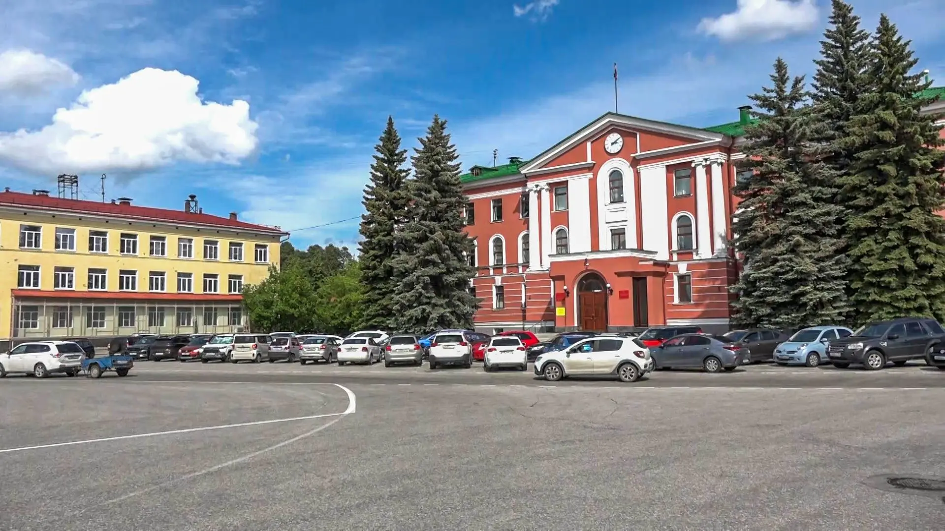За последний месяц в собрание депутатов поступило 7 обращений от жителей. Шесть из семи...
