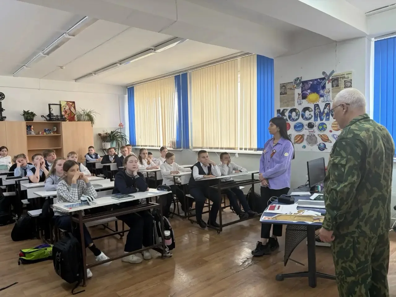 Связь поколений не прерывается! ✨  Сегодня в 5«А» классе прошел Урок мужества, приуроченный к велико