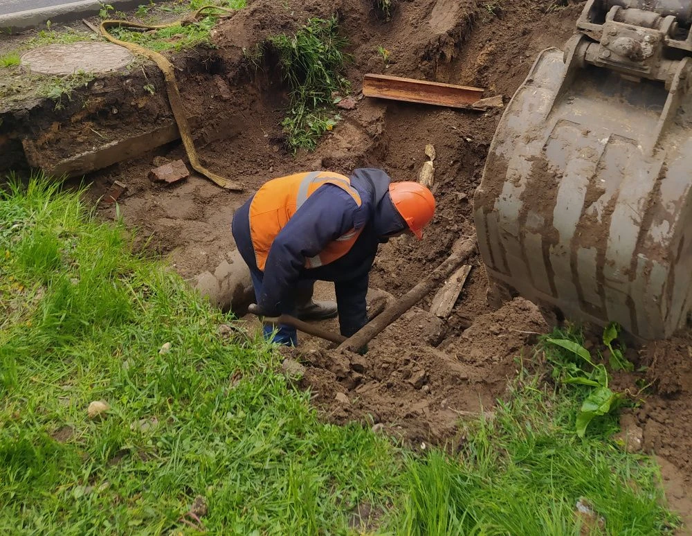 🔷 Ремонт теплосетей в Костроме: 18 июня
 
💧Накануне горячее водоснабжение восстановили в 37 домах 