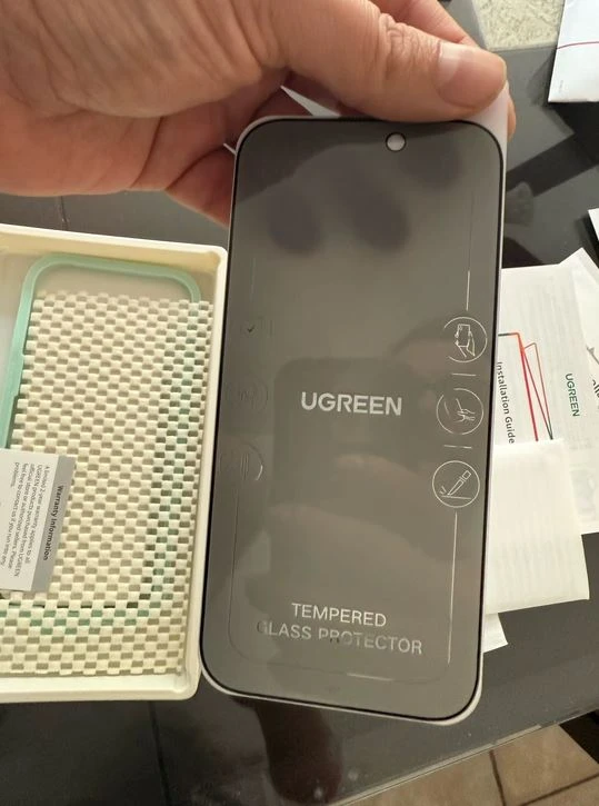Стекло для iPhone, которое установит даже ребенок